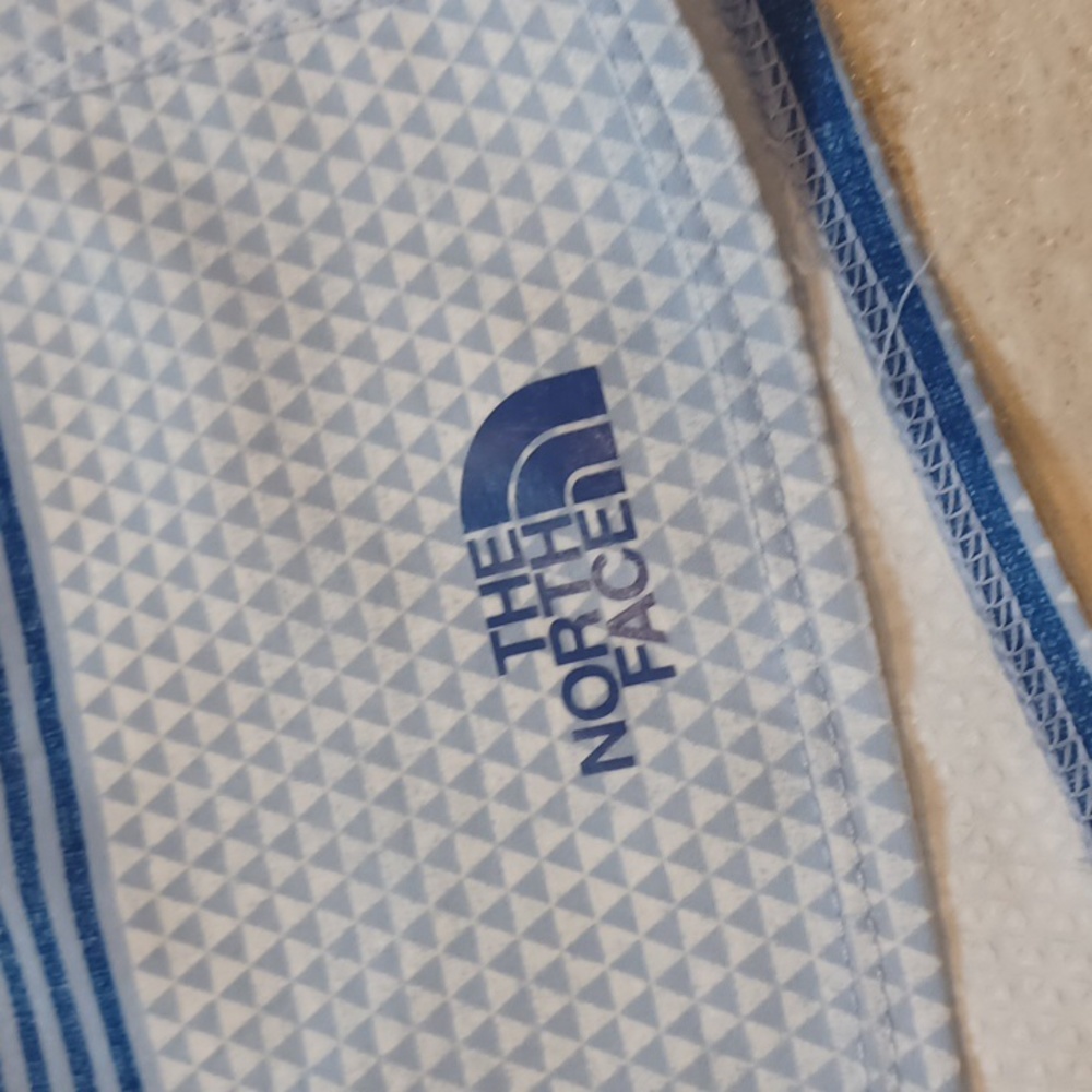 The North Face Patterned Board Shorts - Picture 2 of 7